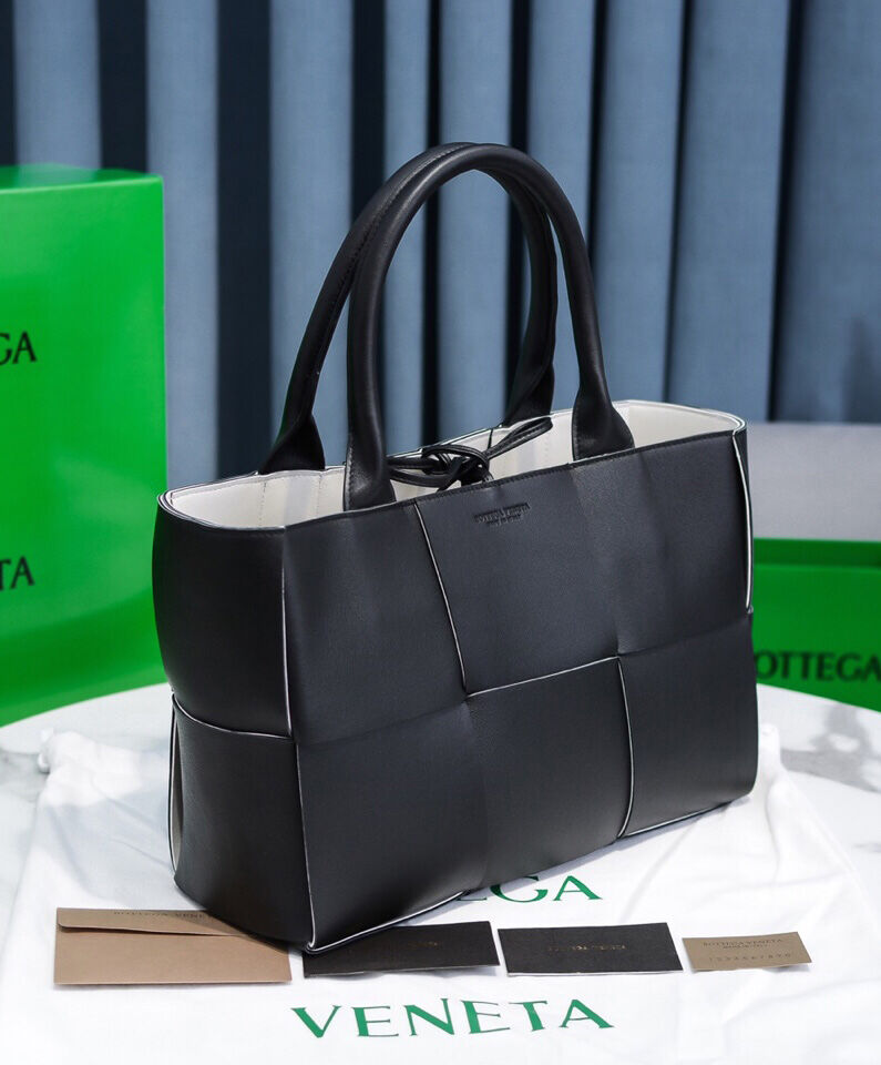 Bottega Veneta Arco Tote Leather Black